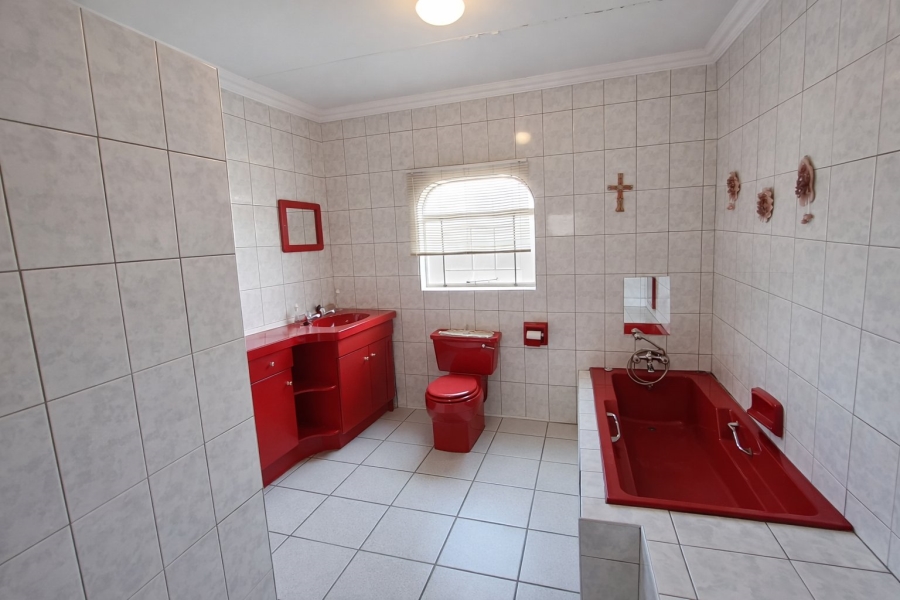 3 Bedroom Property for Sale in Vaalpark Free State